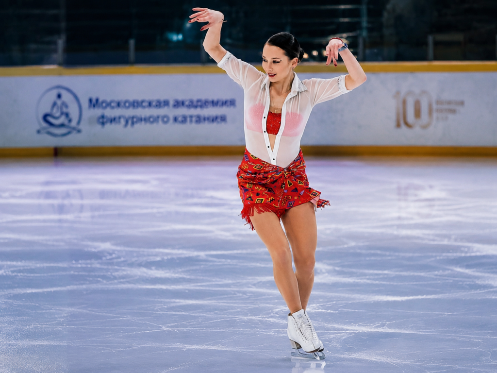 Синицына сменила тренера: фигуристка выбрала академию Плющенко